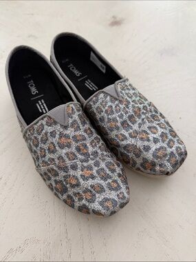 TOMS Silver and Copper Glitter Leopard Slip-On Shoes Sz 7.5 Women’s